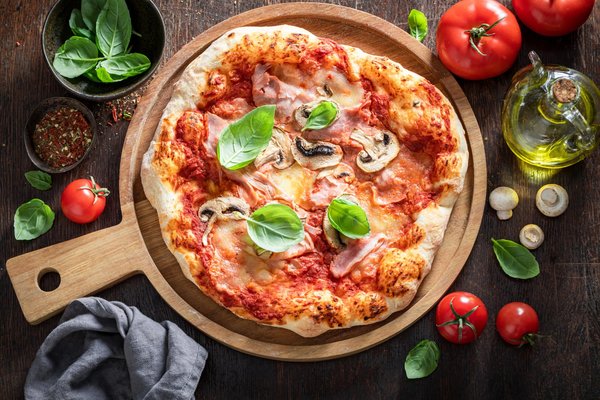 Comment organiser un périple culinaire à la recherche des meilleures pizzas napolitaines en Italie?